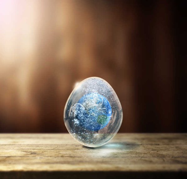 Планета земля на яйце