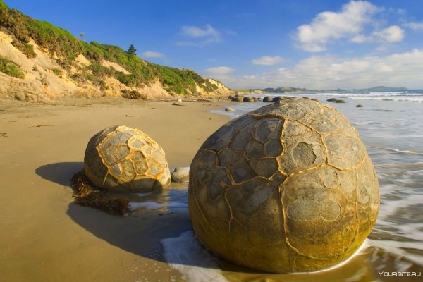 Загадочные валуны Моераки, новая Зеландия