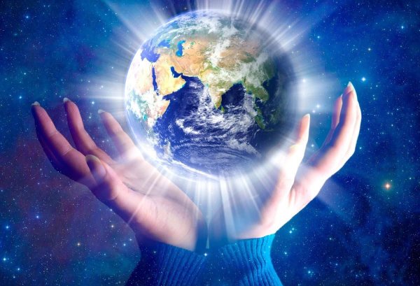 Мир в руках человека