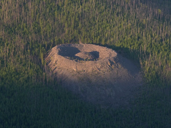 Патомский кратер гнездо огненного орла