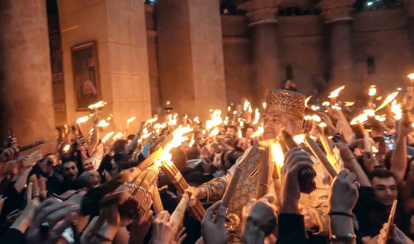 Схождение Благодатного огня