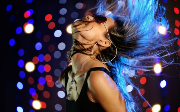 Красивые девушки в клубе