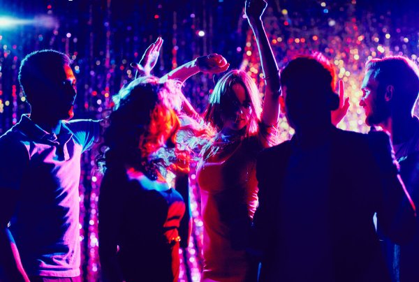 Девушки в клубе
