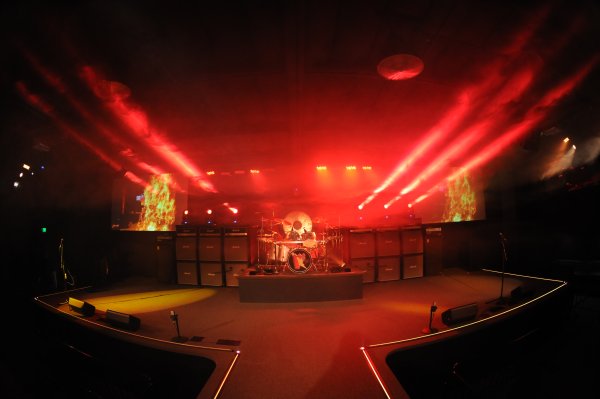 Сцена концерт