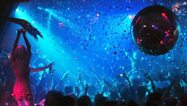 Ночная дискотека на пляже