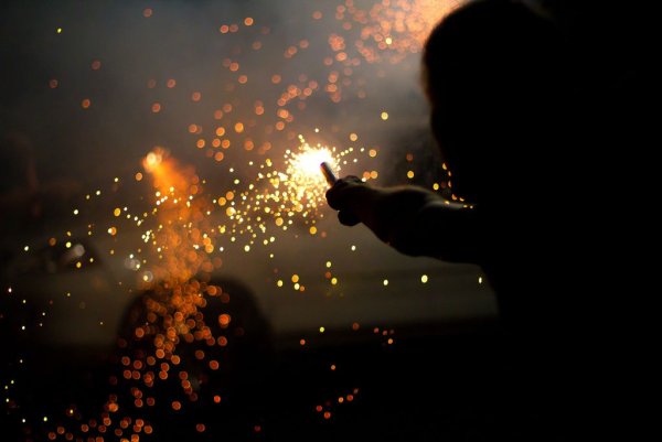 Зажигается огонь