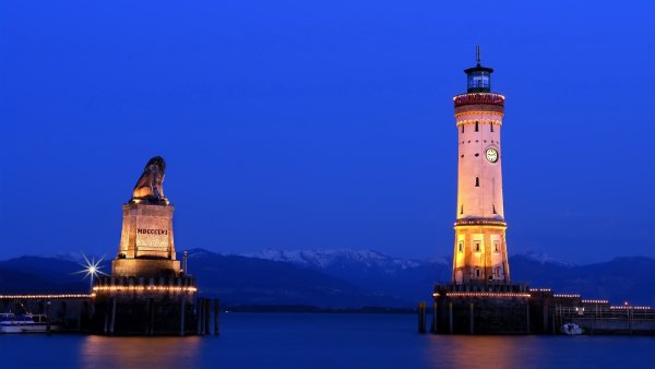 Маяк в городе Люсечиль Швеция