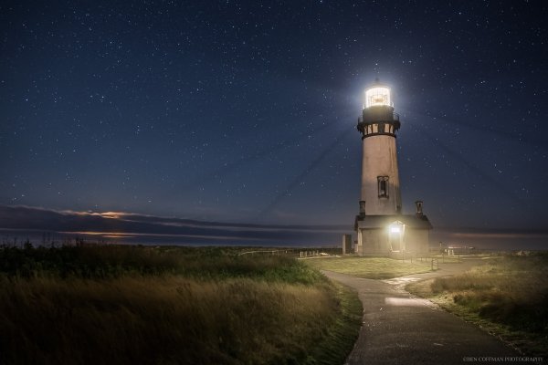 Маяк Рязань ночью