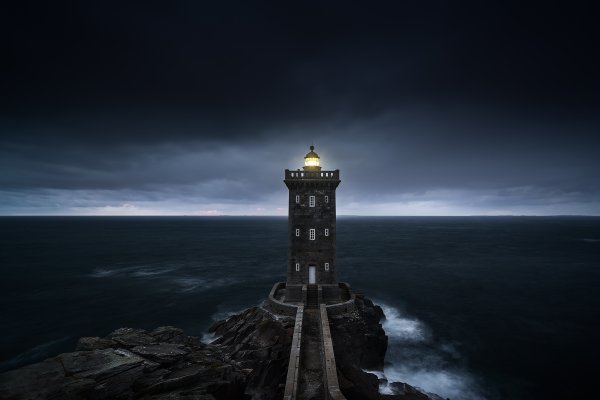 Одинокий Маяк