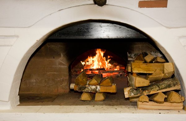 Русская печка с дровами