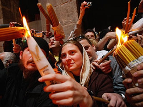 Шествие Благодатного огня