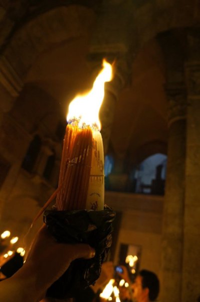 Зажжение огня на Пасху в Иерусалиме