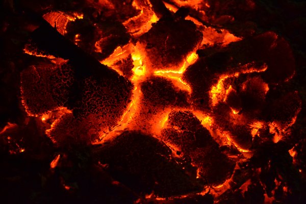 Горящий уголь