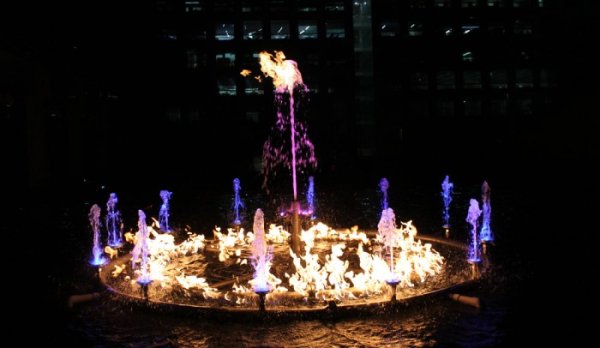 Фонтан огонь и вода