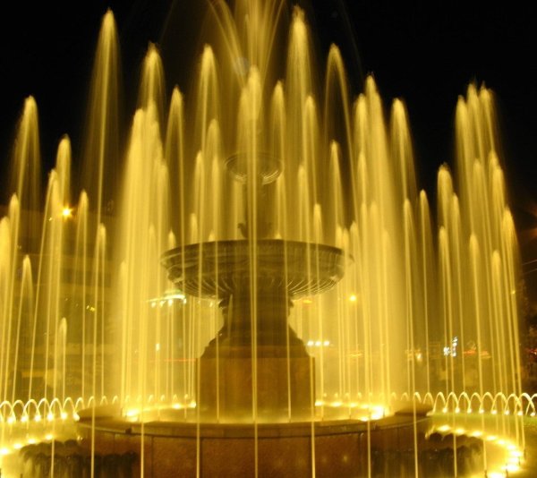 Роскошные фонтаны