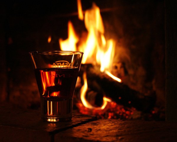 Вино камин уют