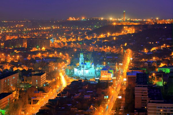 Город Саратов ночью
