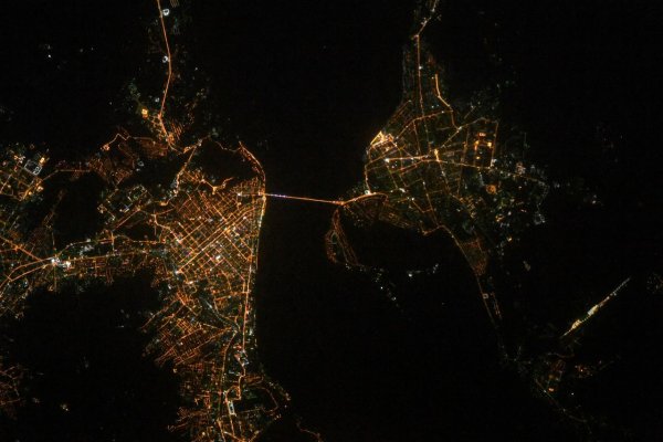 Саратов и Энгельс из космоса