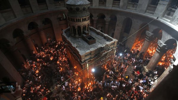 Схождение Благодатного огня в Иерусалиме 2022