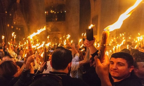 Благодатный огонь в Иерусалиме