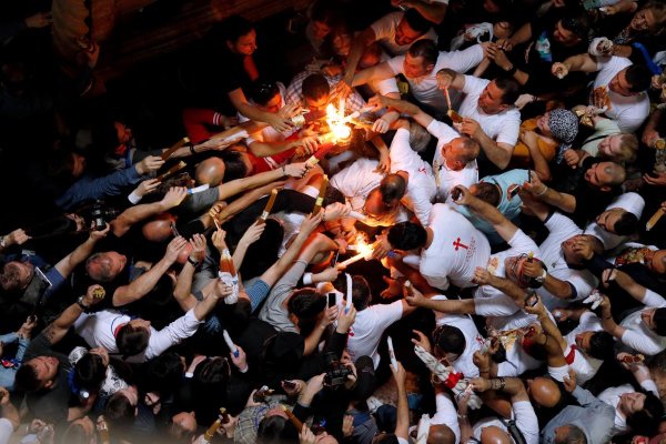 Схождение Благодатного огня в Иерусалиме