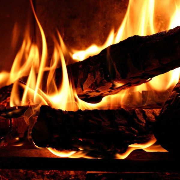 Камин заставка на телефон