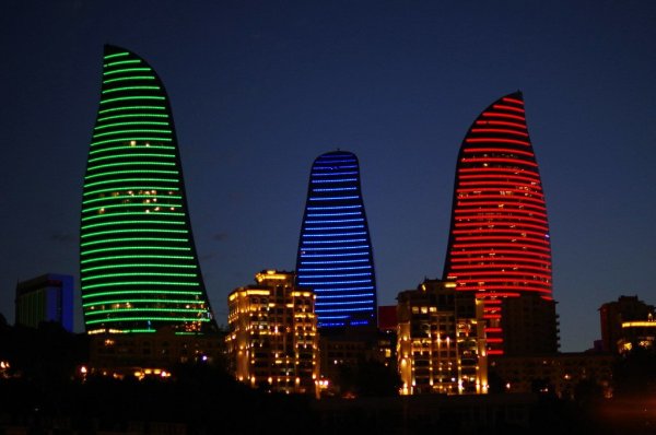 Азербайджан башня Баку ТОВЕР