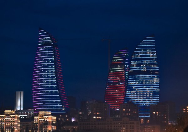 Баку небоскребы языки пламя