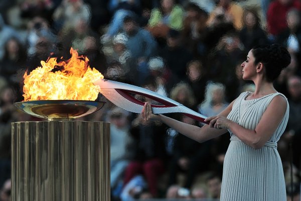 Олимпийские огонь в Афинах 2014