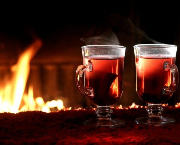 Глинтвейн у камина