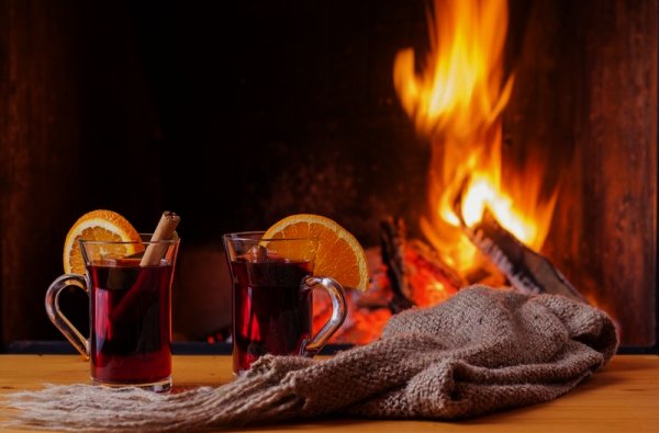 Глинтвейн у камина