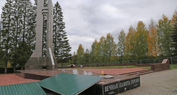 Мемориал вечный огонь в Мирном Архангельской