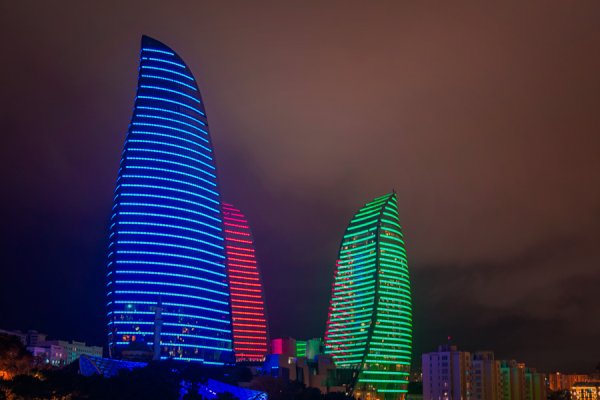 Три высотки паруса в Баку