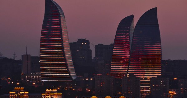 Пламя небоскребы Баку