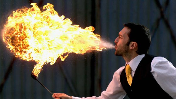 Пламя изо рта