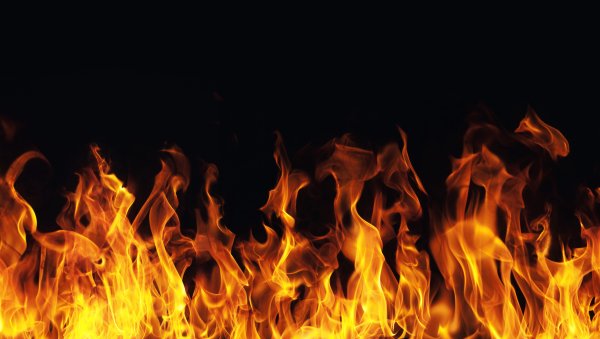 Черный фон с огнем снизу