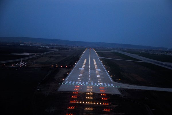 Взлётная полоса аэропорт Минеральные воды