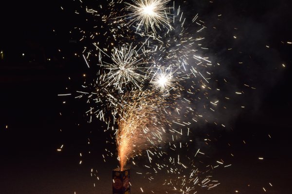 Искры фейерверк
