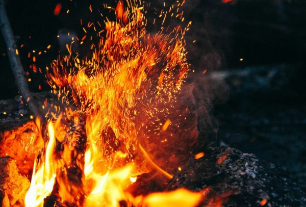 Горящий пепел