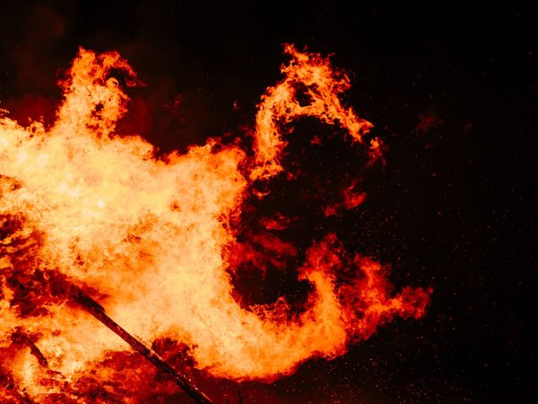 Пылающий огонь