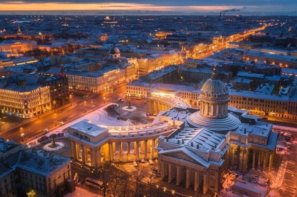 Яркие огни Петербурга