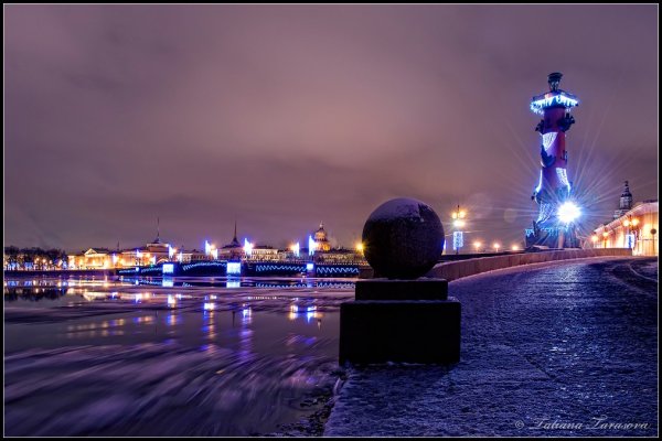 Стрелка Васильевского острова подсвечена