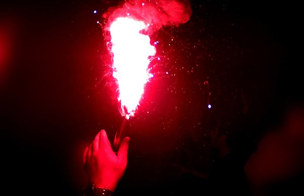 Фальшфейер: «огонь красный»