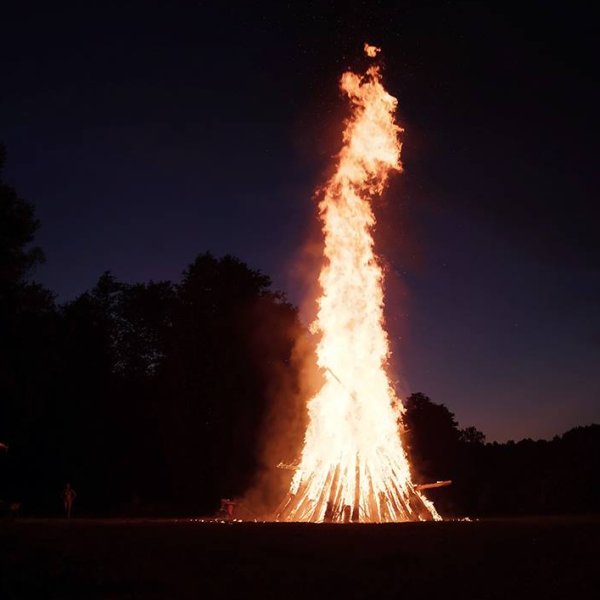 Высокий костер