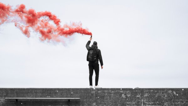 Человек с фаером