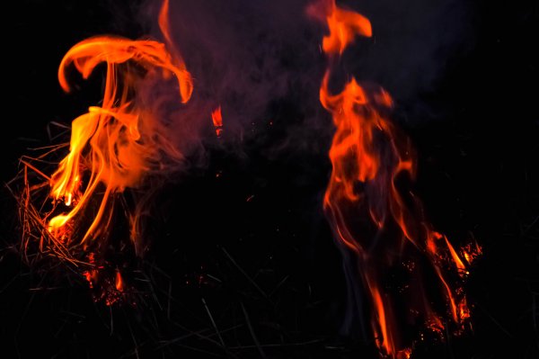 Дым и пламя