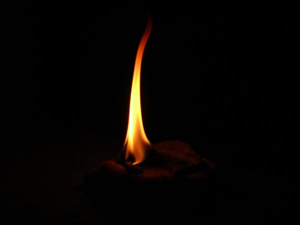 В пламени свечи