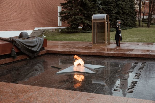 Москва мемориал неизвестному солдату города-герои