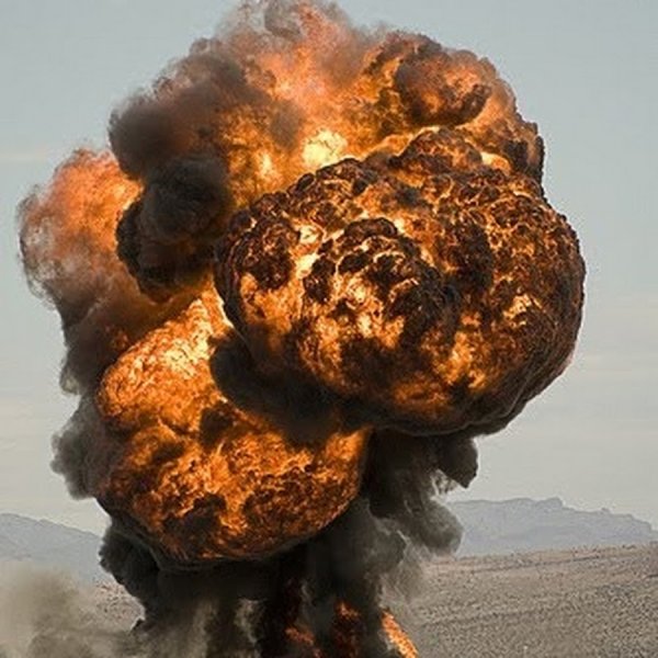 Огромный взрыв