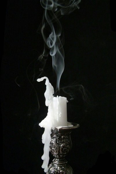 Погасшая свеча